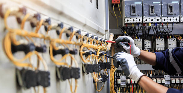 Professional Electrician technician working in Emporia, KS